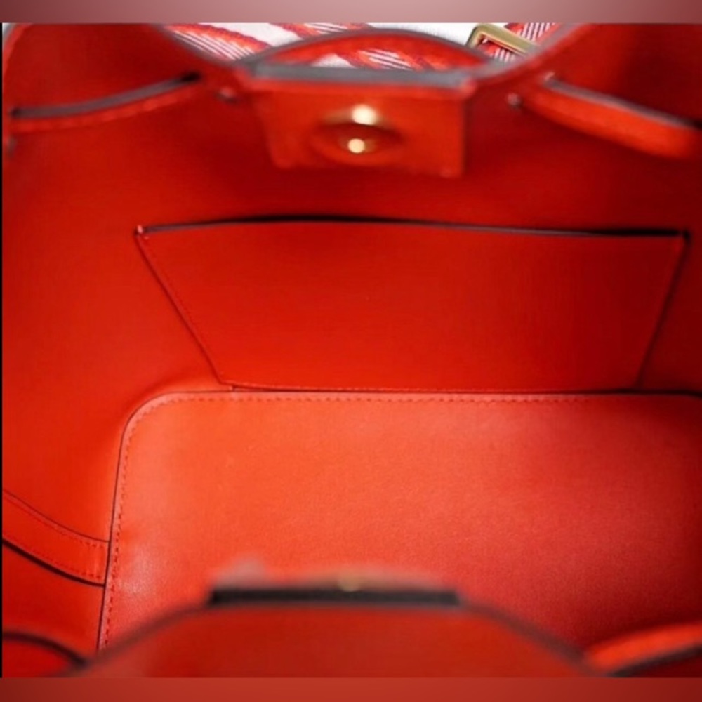 MICHAEL KORS EDEN Medium Bucket Shoulder Bag In MANDARIN - Picture 7 of 7